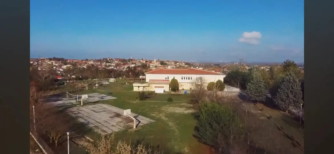 Entrance & schools